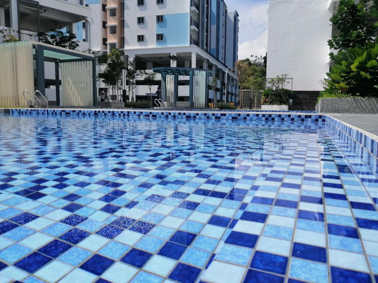 Bayu Temiang - 5pax Quiet Pangsapuri